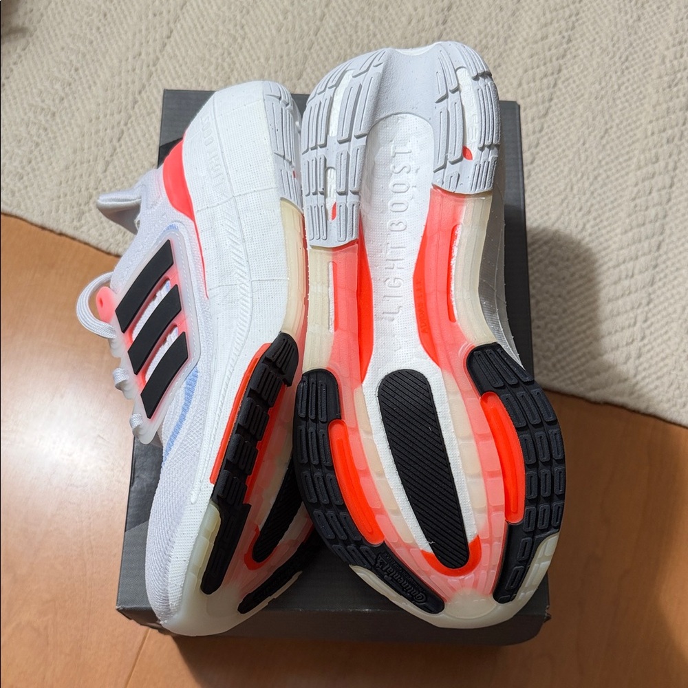 Adidas Ultraboost Light M7/W8.5/40. NIB - Picture 12 of 17
